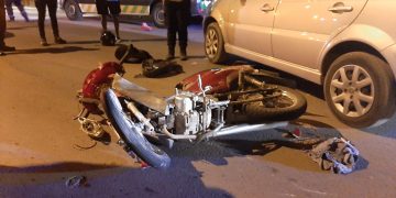 UN MOTOCICLISTA LESIONADO Y HOSPITALIZADO TRAS CHOCAR CON UN AUTO