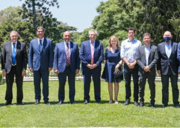 ALBERTO FERNÁNDEZ BUSCA CONTENER A LOS GOBERNADORES TRAS EL FALLO DE LA CORTE POR LA COPARTICIPACIÓN