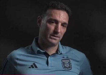 SCALONI EMOCIONADO HASTA LAS LÁGRIMAS: “OJALÁ LE PODAMOS DAR UNA ALEGRÍA A LA GENTE”
