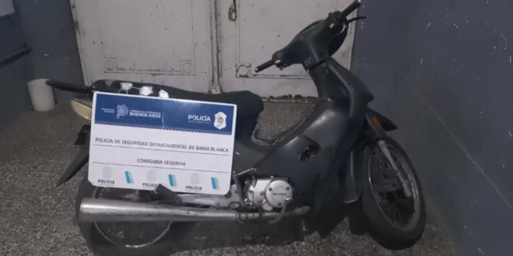 ROBARON UNA MOTO Y LA LLEVABAN A TIRO EN PLENO BARRIO UNIVERSITARIO