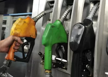 DESDE HOY, AUMENTAN UN 4% LA NAFTA Y EL GASOIL EN TODO EL PAÍS