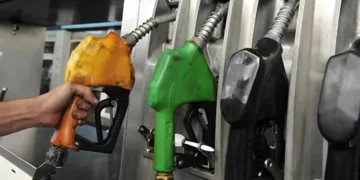 DESDE HOY, AUMENTAN UN 4% LA NAFTA Y EL GASOIL EN TODO EL PAÍS