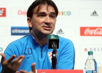 EL DT DE CROACIA PALPITÓ LA SEMIFINAL: “MESSI NO CORRE MUCHO, ESPERA Y RECIBE”