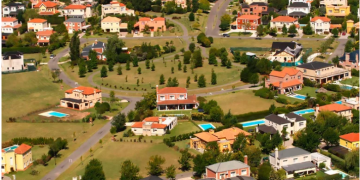 CON SATÉLITES, LA AFIP DETECTÓ A 350 DUEÑOS DE CASAS EN COUNTRIES QUE NO DECLARARON BIENES PERSONALES