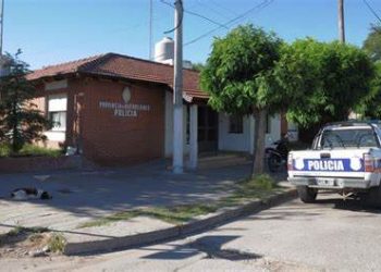 DETENIDO POR GOLPEAR A SU MUJER Y A SU HIJA