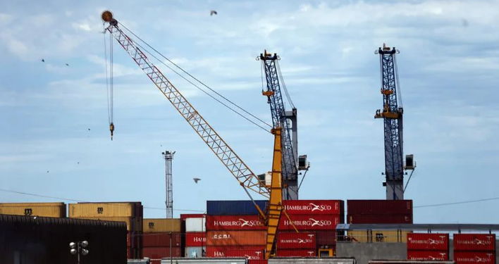 EL PUERTO DE ROSARIO ESTÁ PARALIZADO HACE UN MES POR UNA MEDIDA SINDICAL
