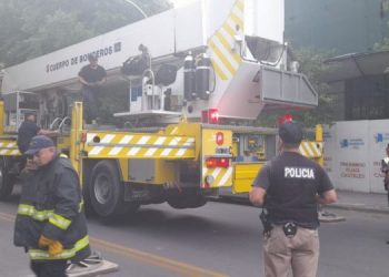EL HOMBRE APUÑALADO ES EL LADRÓN QUE RESCATARON LOS BOMBEROS
