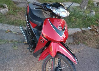 UN AUTO Y UNA MOTO COLISIONARON EN KRAMER Y MAIPÚ