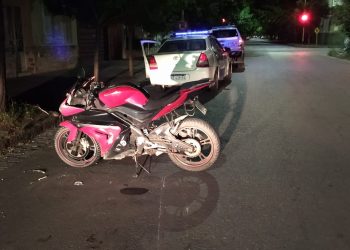 TOTALMENTE ALCOHOLIZADO CHOCÓ CONTRA UN AUTO ESTACIONADO