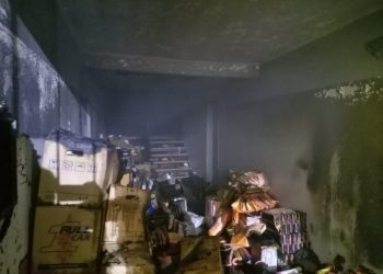 INCENDIO EN UNA DISTRIBUIDORA DE CALLE BRASIL 240