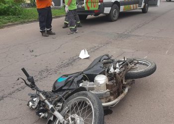 MENOR IBA EN MOTO Y CHOCÓ