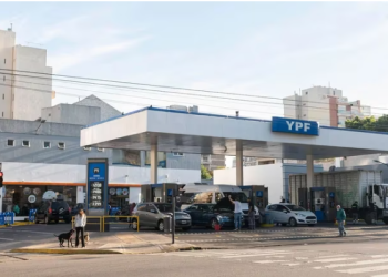 LAS ESTACIONES DE SERVICIO YPF CONTINUARÁN ACEPTANDO EL PAGO CON TARJETA DE CRÉDITO