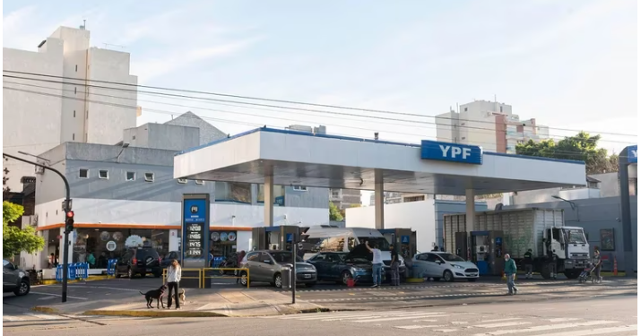 LAS ESTACIONES DE SERVICIO YPF CONTINUARÁN ACEPTANDO EL PAGO CON TARJETA DE CRÉDITO