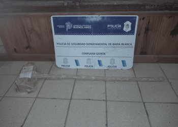 LE ENTRARON A ROBAR Y LOS AGARRÓ A MAZAZOS