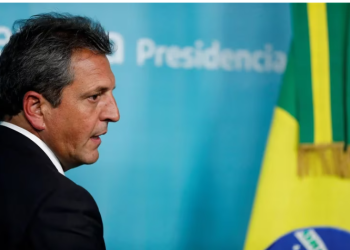 MASSA DEFINE EL PRIMER VIAJE A BRASIL PARA NEGOCIAR EL NUEVO PAGO DE IMPORTACIONES