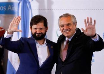 FERNÁNDEZ ACORDÓ CON BORIC LA LUCHA CONTRA LOS INCENDIOS EN CHILE