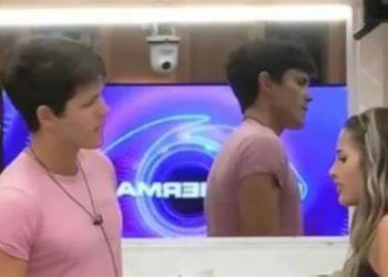 MARCOS Y JULIETA DE GRAN HERMANO, PARALIZADOS AL «CASI BESARSE»