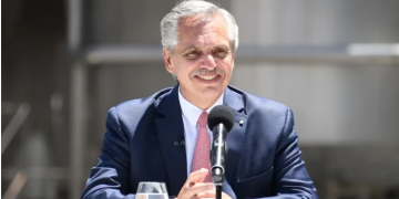 ALBERTO FERNÁNDEZ DEFINE LA CONVOCATORIA A UNA MESA NACIONAL PERO NO RENUNCIARÁ A SU CANDIDATURA