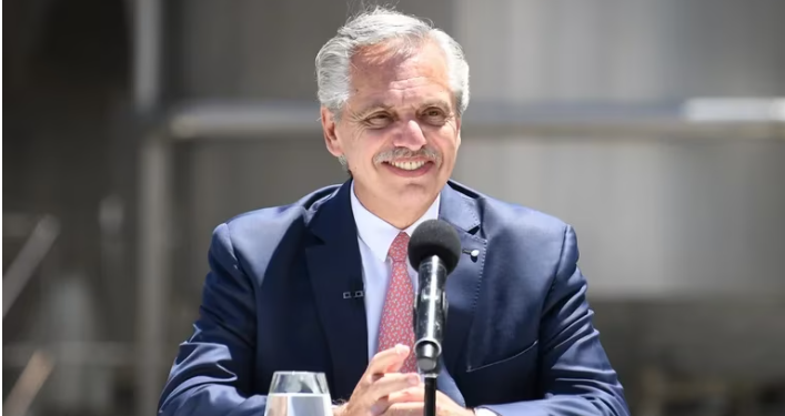 ALBERTO FERNÁNDEZ DEFINE LA CONVOCATORIA A UNA MESA NACIONAL PERO NO RENUNCIARÁ A SU CANDIDATURA