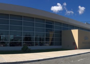 POR UN INCIDENTE, UN AVIÓN DE AEROLÍNEAS ATERRIZÓ EN BAHÍA