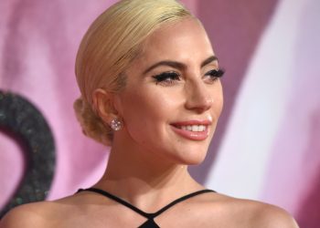 LADY GAGA DEMANDADA POR NO CUMPLIR UNA PROMESA