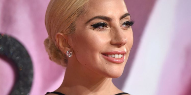 LADY GAGA DEMANDADA POR NO CUMPLIR UNA PROMESA