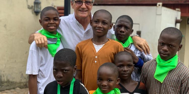 PADRE CRISAFULLI: «ESTAMOS COMENZANDO UNA OBRA DE CONTENCIÓN SOCIAL PARA NIÑOS DE LA CALLE»