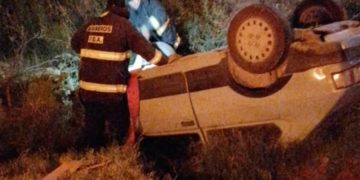 TOTALMENTE ALCOHOLIZADO VOLCÓ CON SU AUTO