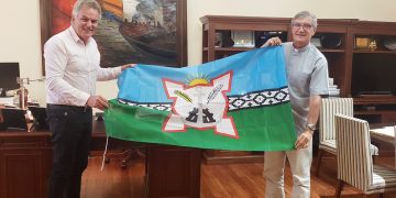 GAY RECIBIÓ AL PADRE CRISAFULLI POR SU NOTABLE SOLIDARIDAD