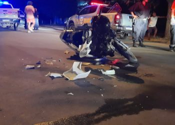 CHOQUE ENTRE UN AUTO Y UNA MOTO EN ESTADOS UNIDOS AL 1700