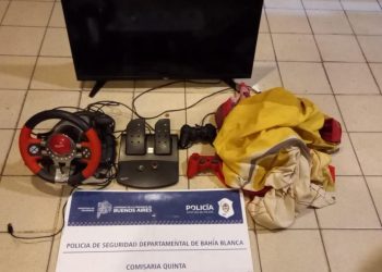 ROBARON UNA TV Y VIDEOJUEGOS Y BUSCAN A SUS DUEÑOS