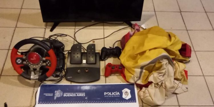 ROBARON UNA TV Y VIDEOJUEGOS Y BUSCAN A SUS DUEÑOS
