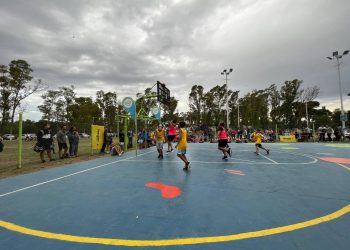 EL MUNICIPIO CONSTRUYÓ 16 CANCHAS DE BÁSQUET Y HARÁ 6 MÁS