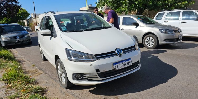 UN AUTO Y UNA MOTO COLISIONARON EN 9 DE JULIO Y BLANDENGUES