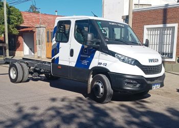 SE CAYÓ DE SU MOTO POR ESQUIVAR UN CAMIÓN