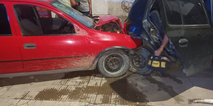 ALCOHOLIZADO CHOCÓ CONTRA UN AUTO ESTACIONADO