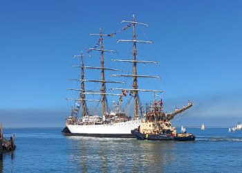 ¡LA FRAGATA LIBERTAD LLEGÓ A BAHÍA!