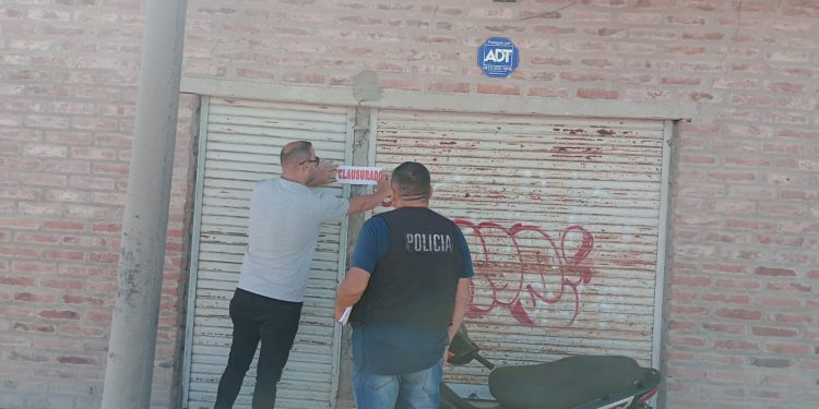 LA POLICÍA CLAUSURÓ UN TALLER MECÁNICO