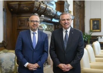 EL GOBIERNO OFICIALIZÓ AL EMPRESARIO ANTONIO ARACRE COMO JEFE DE ASESORES EN EL GABINETE