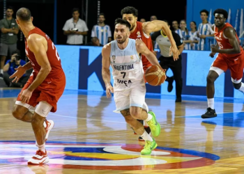 CON LA MAGIA DE CAMPAZZO, ARGENTINA VENCIÓ 83-72 A CANADÁ Y QUEDÓ A UN PASO DEL MUNDIAL DE BÁSQUET