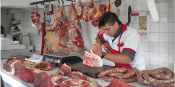 CARNE: CÓMO FUNCIONARÁ EL PLAN PARA COMPRAR CORTES 10% MÁS BARATOS CON TARJETA DE DEBITO
