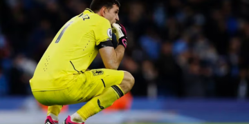 LA SORPRENDENTE DECISIÓN QUE HABRÍA TOMADO EL ASTON VILLA CON DIBU MARTÍNEZ Y LA FORTUNA QUE ESTÁ EN DANZA