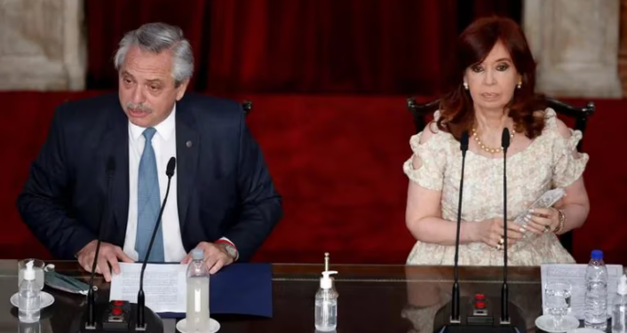ALBERTO FERNÁNDEZ PREPARA EL DISCURSO PARA ABRIR LAS SESIONES EN EL CONGRESO