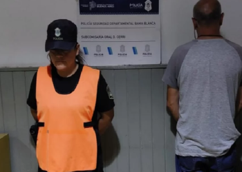 DETENIDO POR ROBAR ELEMENTOS DE CONSTRUCCIÓN