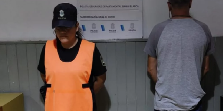 DETENIDO POR ROBAR ELEMENTOS DE CONSTRUCCIÓN