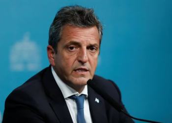 MASSA ANUNCIARÁ UN PRÉSTAMOS INTERNACIONAL DE BANCOS PARA FORTALECER RESERVAS