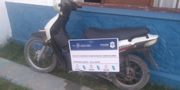 MENOR DE 14 AÑOS ROBÓ UNA MOTO