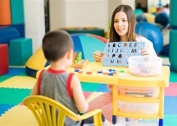 DEL MORO: «LA MEDIDA AFECTA A LOS CHICOS MÁS VULNERABLES DEL SISTEMA»