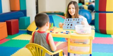 DEL MORO: «LA MEDIDA AFECTA A LOS CHICOS MÁS VULNERABLES DEL SISTEMA»