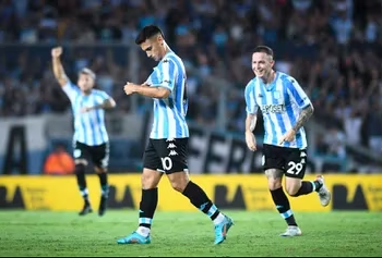 RACING SE IMPUSO 2-1 EN EL CILINDRO DE AVELLANEDA Y LE QUITÓ EL INVICTO A LANÚS